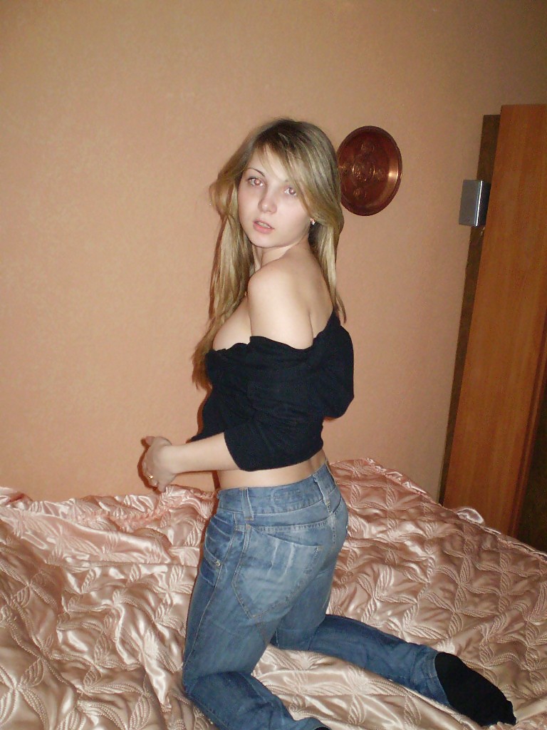 The Beauty of Amateur Blonde College Teen pict gal