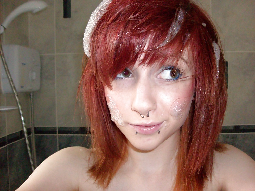 Realy Hot Young Redhead pict gal