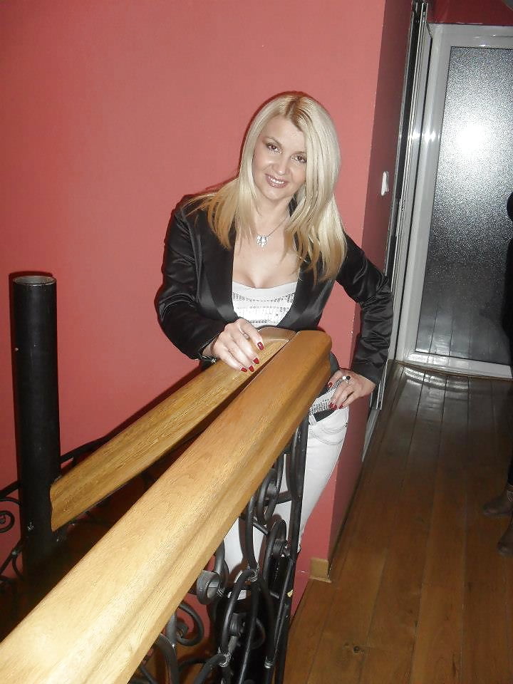 Hot facebook MILF pict gal