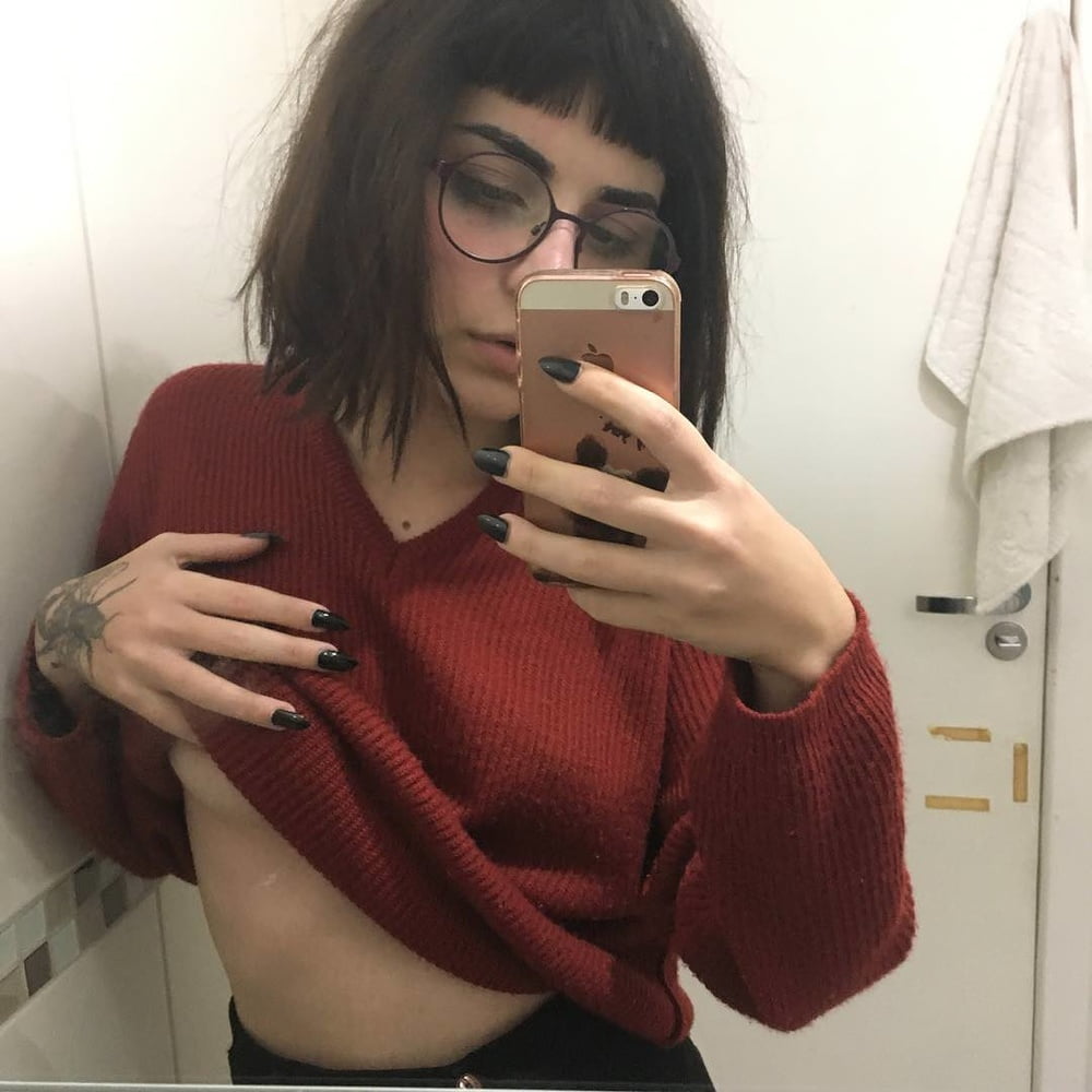 HNNGGG MORE ART HOES photo #325183178