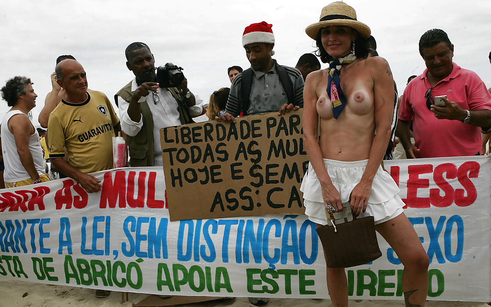 Topless em Ipanema no Rio pict gal