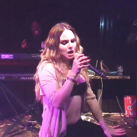jojo busty performance in kansas        