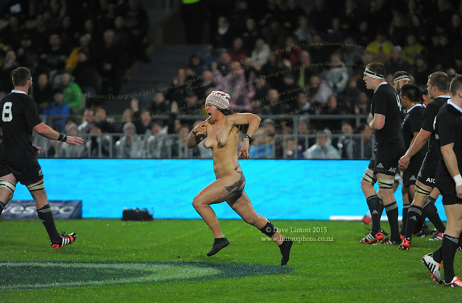 Rose Kupa Streaking  All Blacks vs Argentina pict gal