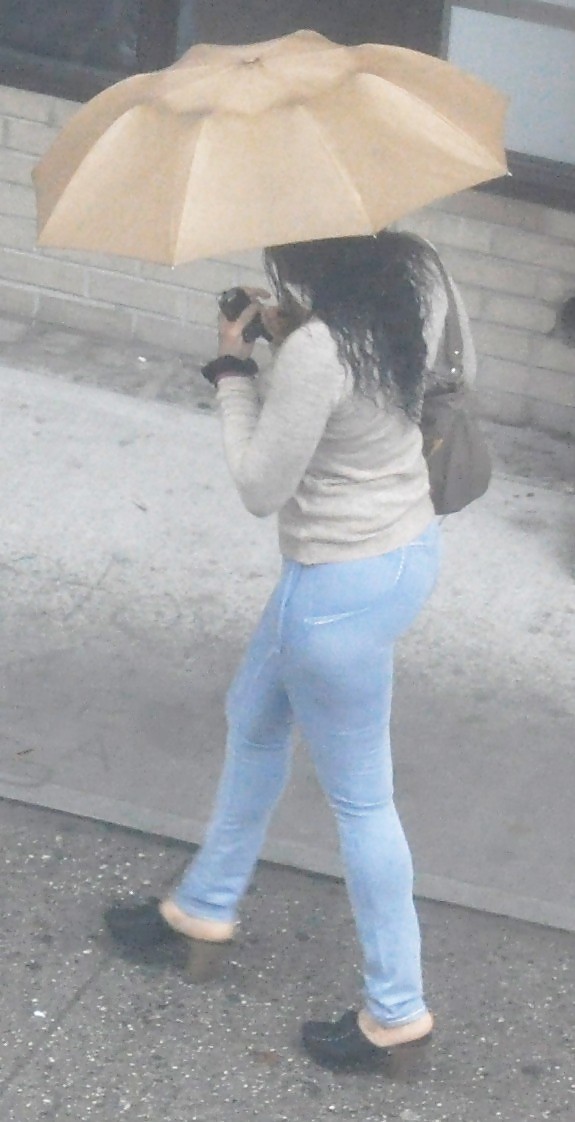 Harlem Girls in the Heat 462 New York - Tight Jeans Umbrella pict gal