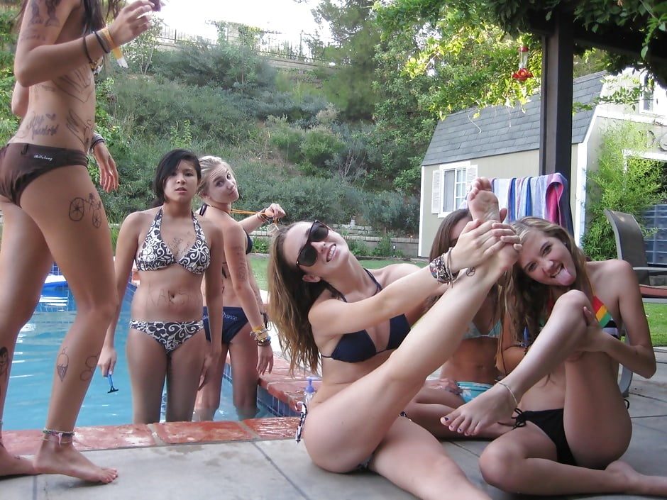 Amateur Pool Party pict gal