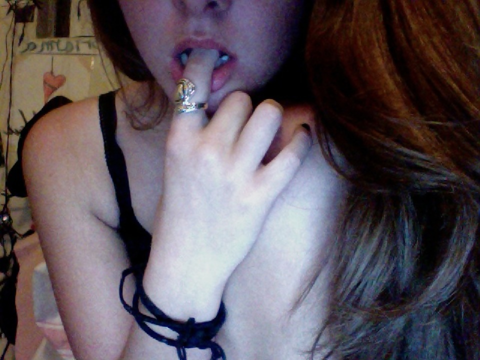 Great selfshot almost without a face pict gal