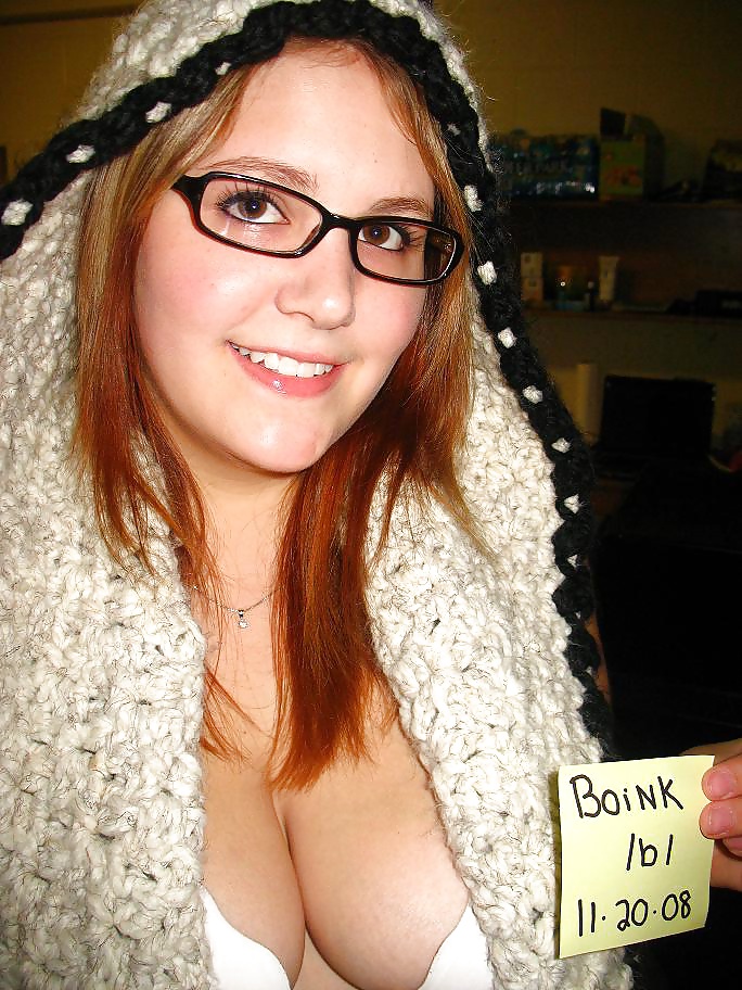 Big Breast College Dorm Girl pict gal