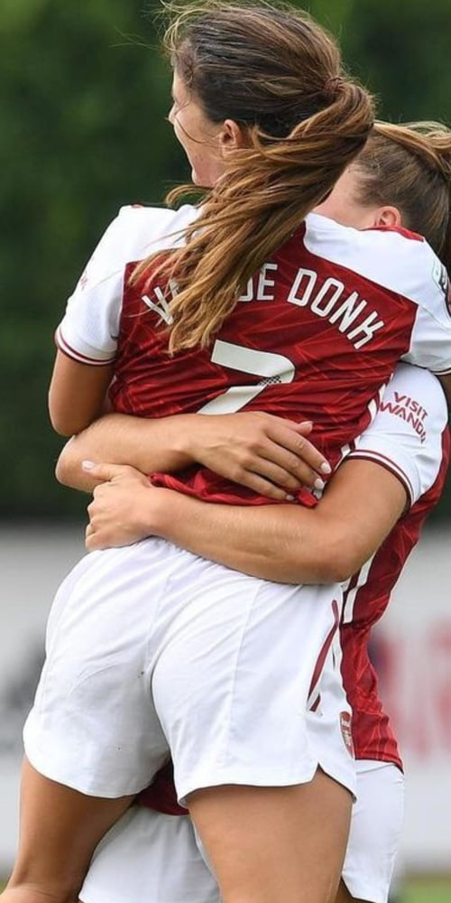 Danielle van de Donk hot Dutch football player - 30 Photos 