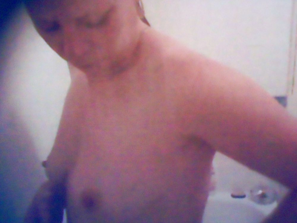 see wife in and out of shower pict gal