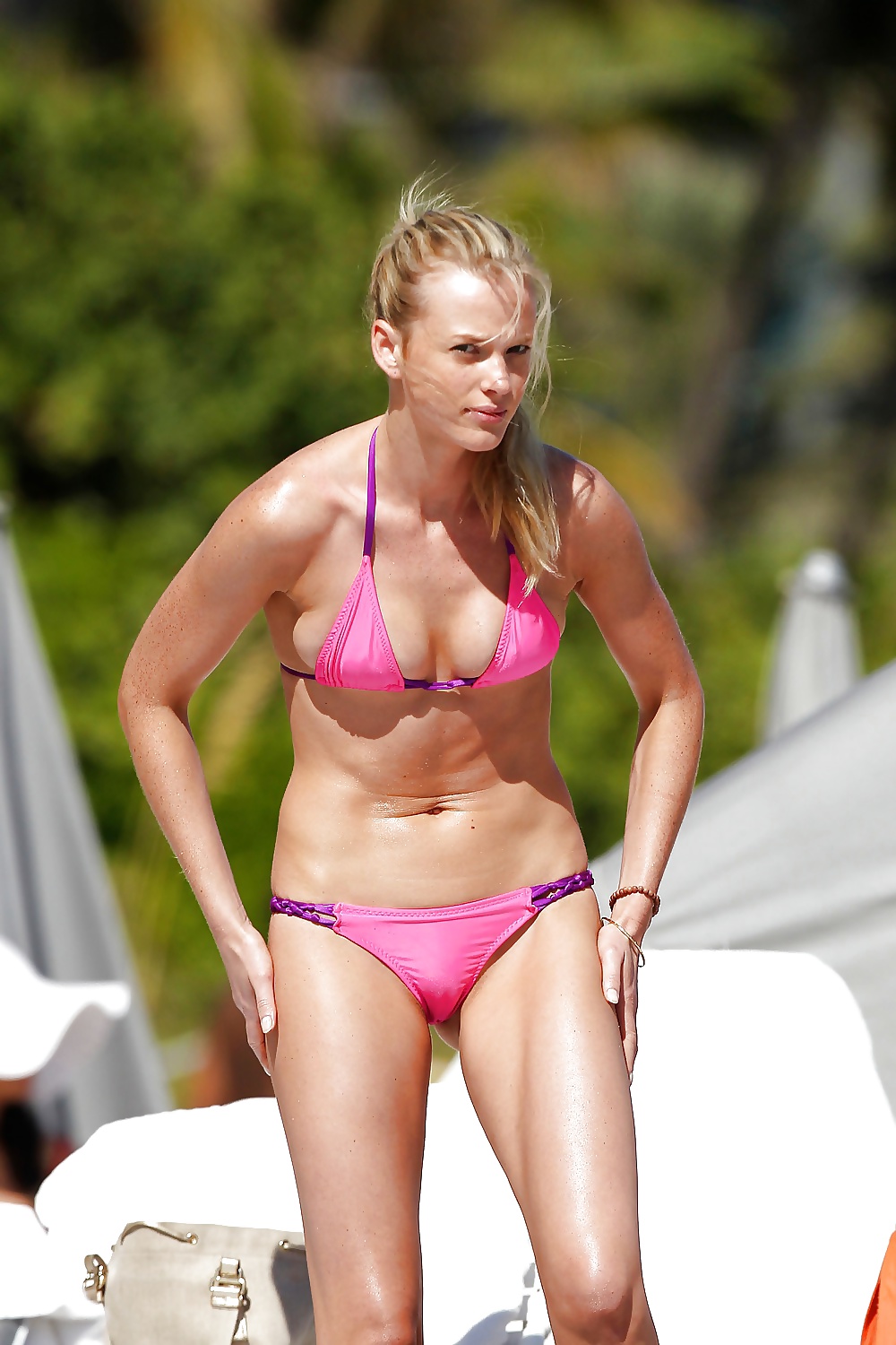 Candid Teen Bikini Cameltoe V pict gal
