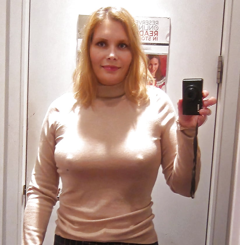 MILF Selfies 2 pict gal