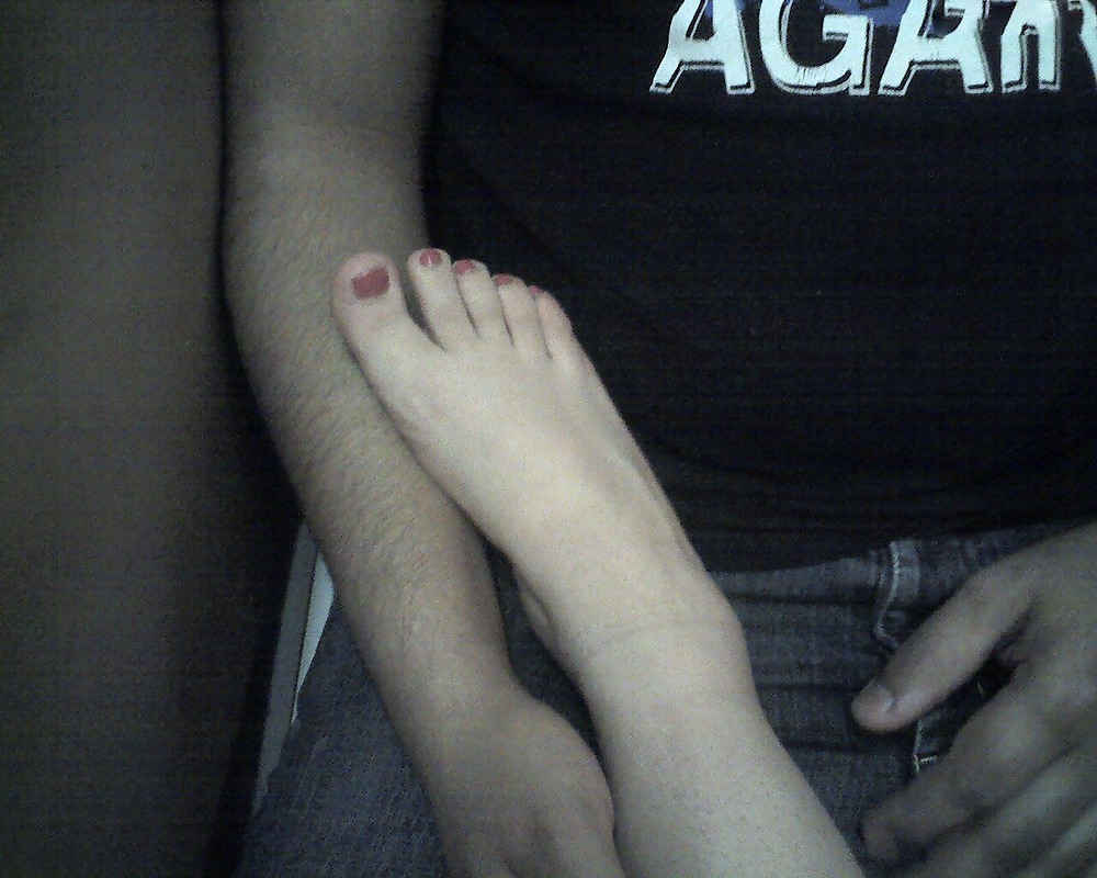 my ex girlfriends Feet and Pussy.(comment plse) pict gal