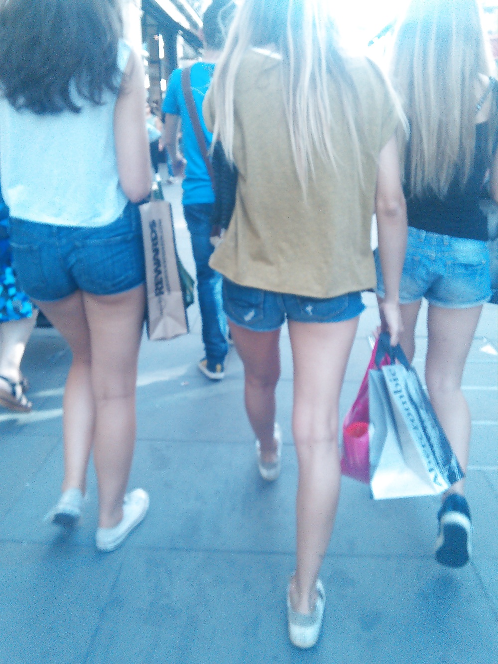 Londonperv's Candids 2014 - July vol 7 pict gal