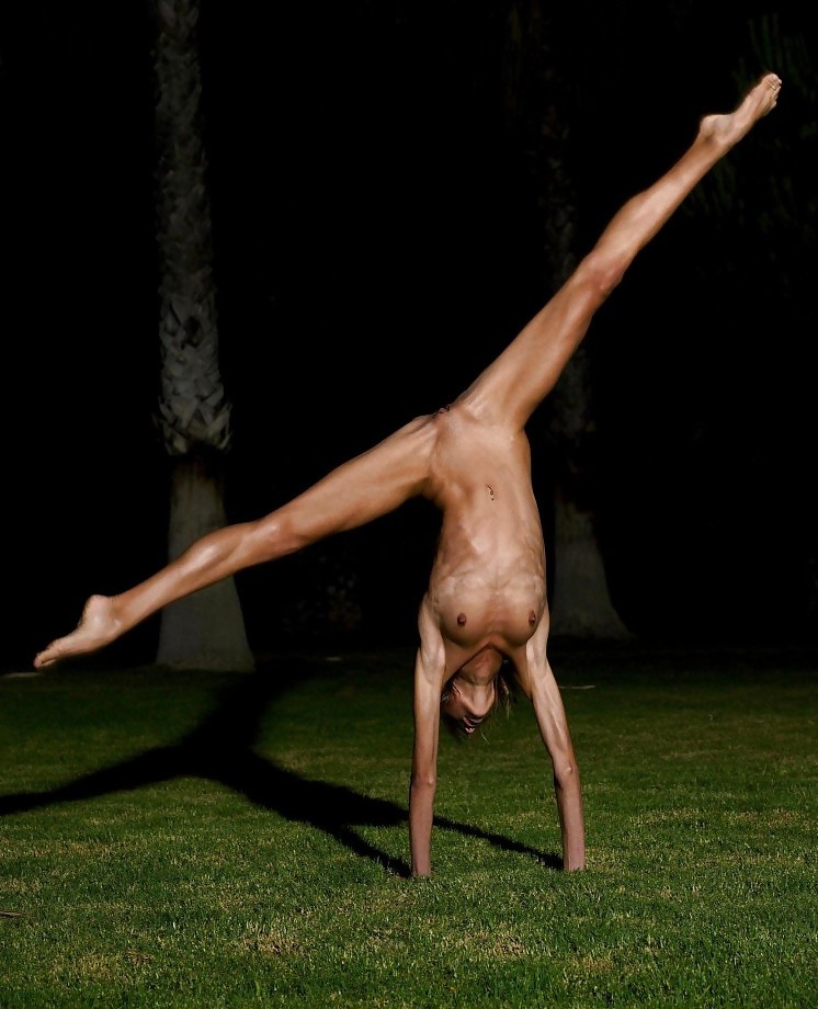 Nude Gymnastic - csm pict gal