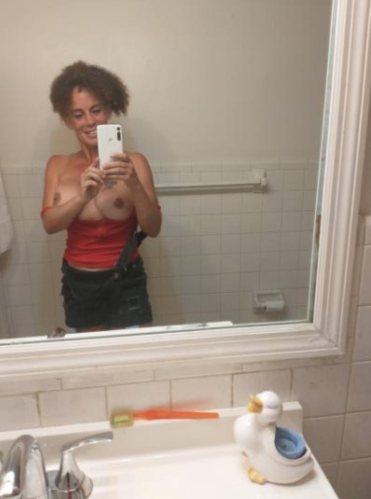 South Florida Latin Motel Slut (exposed face - leak oops) - 17 Photos 