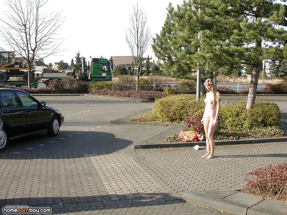 Posing naked in a public place pict gal