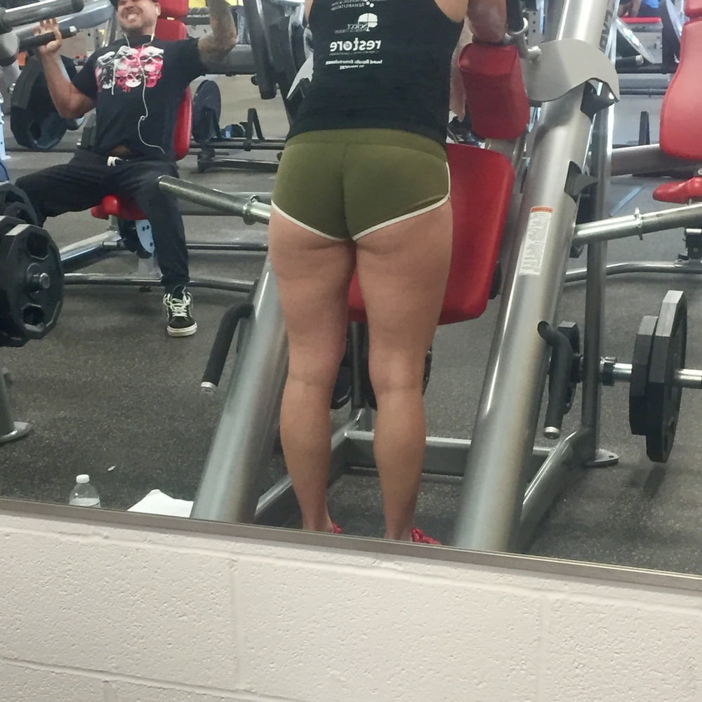 Flashing Her Ass At The Gym 49 Pics Xhamster