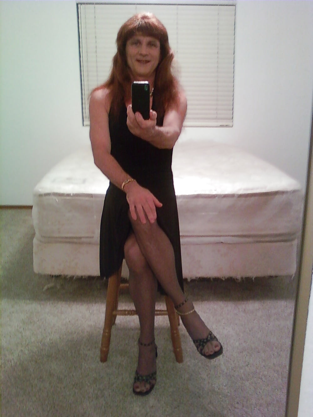 Sluts wearing ankle bracelets 3 pict gal