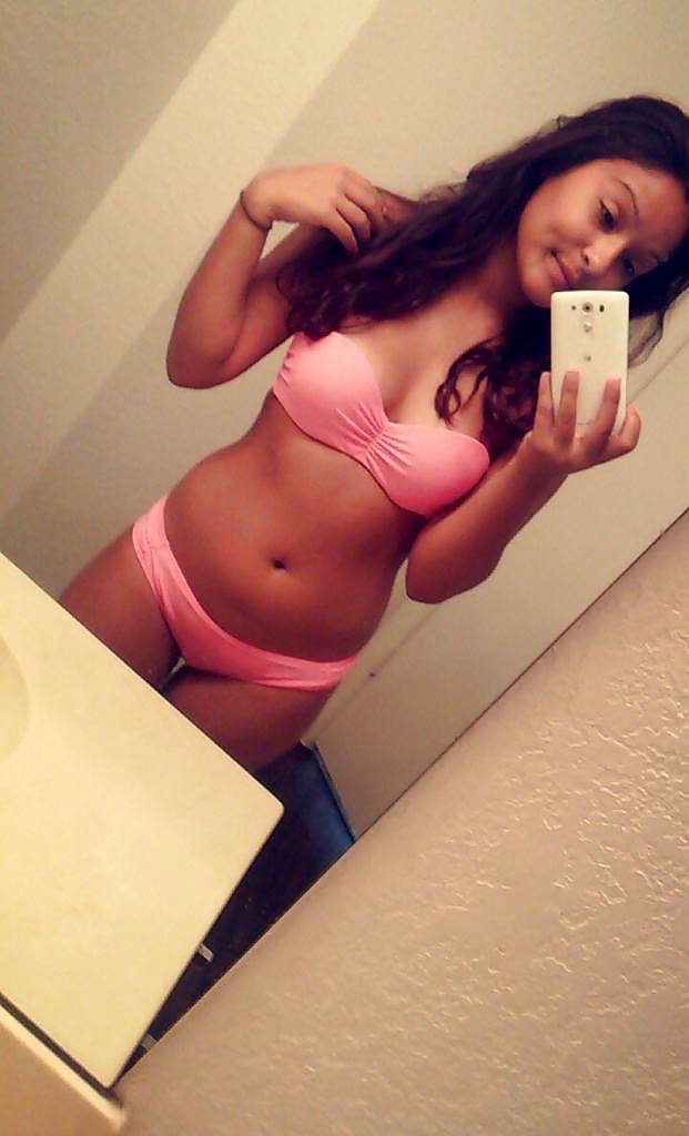 Selfie (sexy teens) pict gal