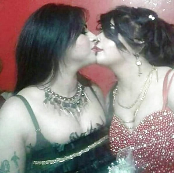 Lesbians 87 Sexy Bitch ARAB 2 pict gal