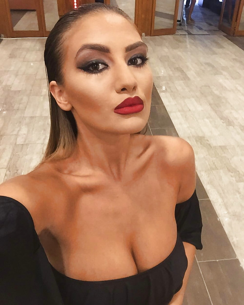 Moje kurvice za drkanje - My serbian whore for tribute pict gal