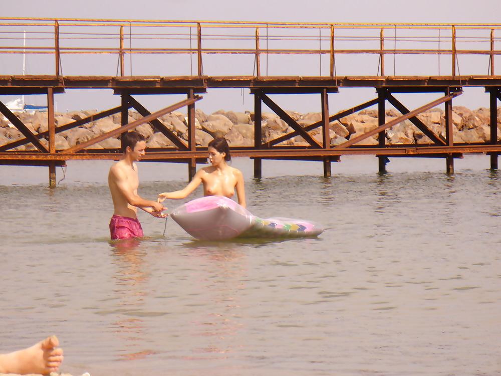 Bulgarian couple 1 (black sea) pict gal