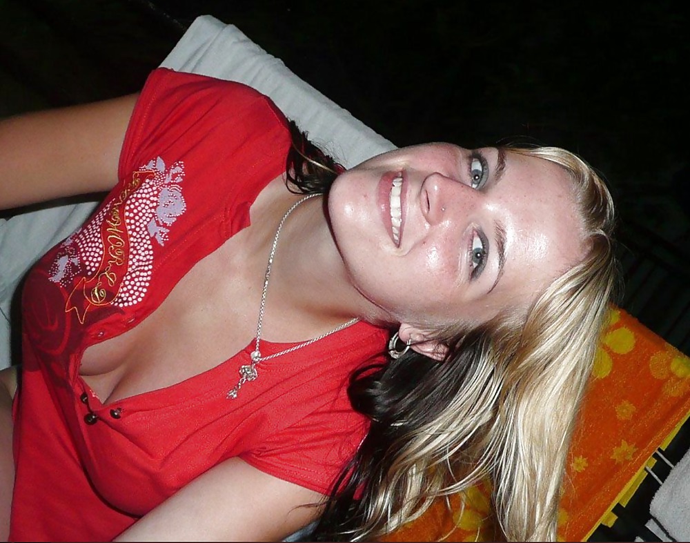 nice cleavage pict gal