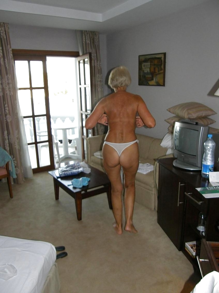 Only the best amateur mature ladies wearing white panties.1 pict gal