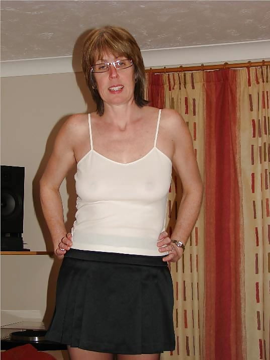 Mature UK Wife Sandy pict gal