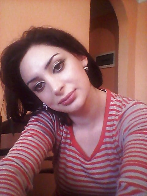 (This cunt loves to suck dick) pict gal