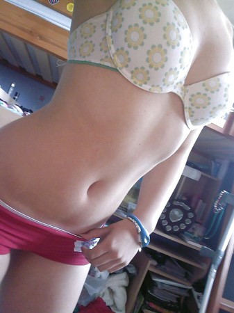 hot blond girl self pictures