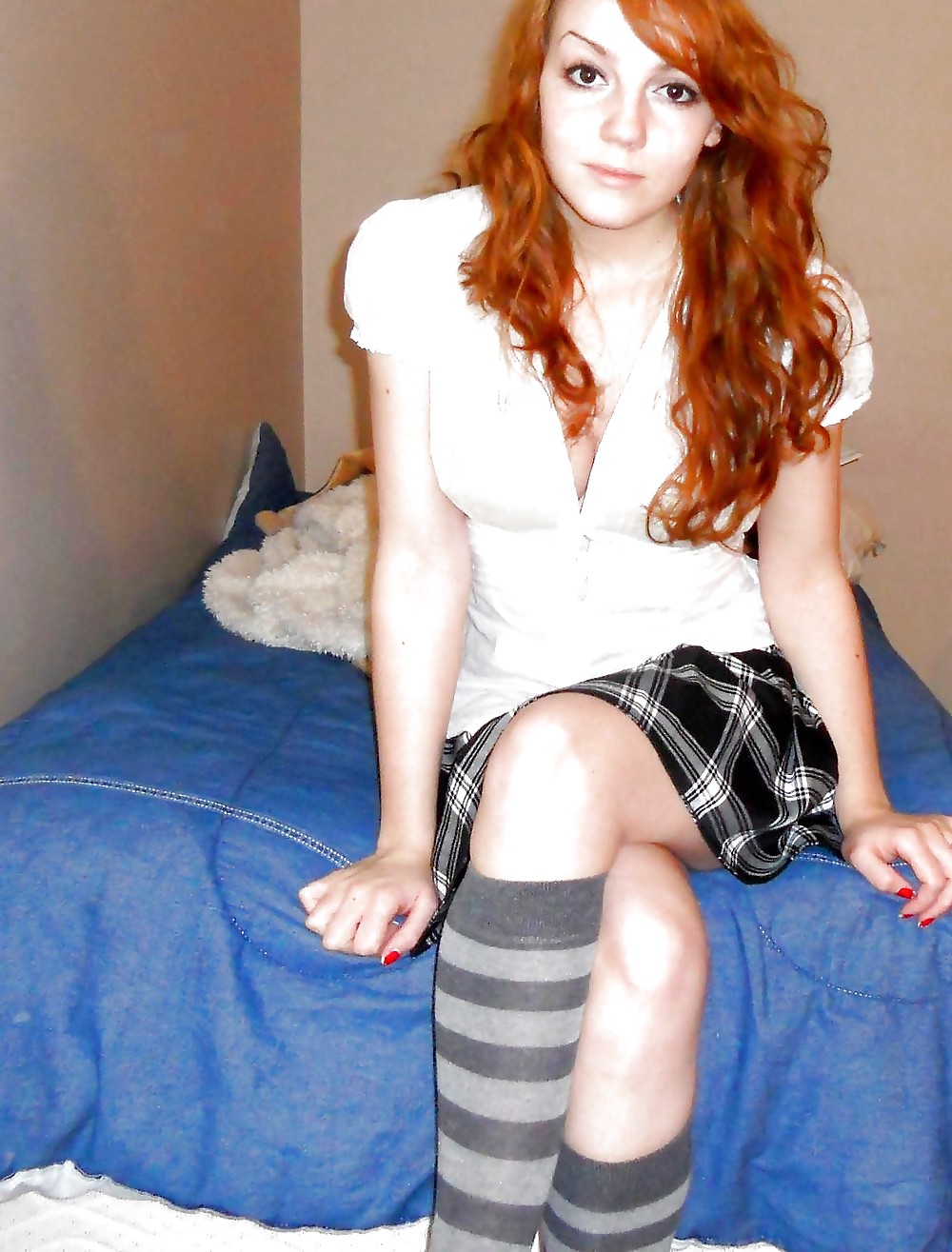 Sexy Redheaded teen pict gal
