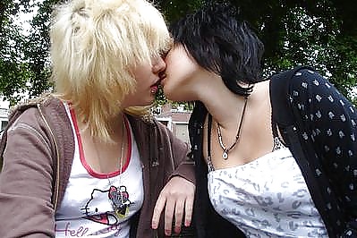 emo sluts (18+) pict gal