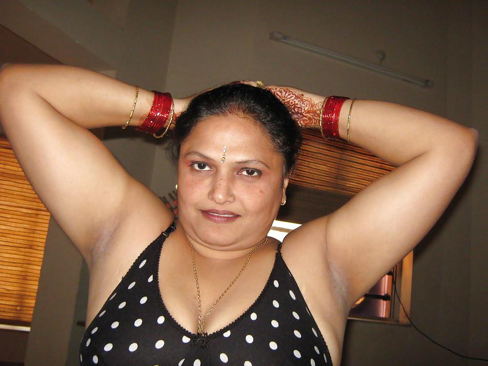 HOT INDIAN MATURE pict gal