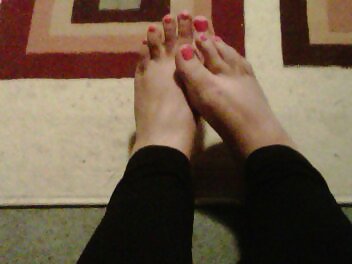 tatas toes :) pict gal