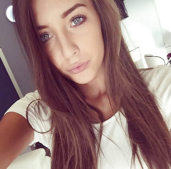 Lara B. pict gal