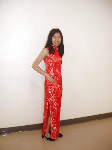 Single Asian girl in Cheongsam pict gal