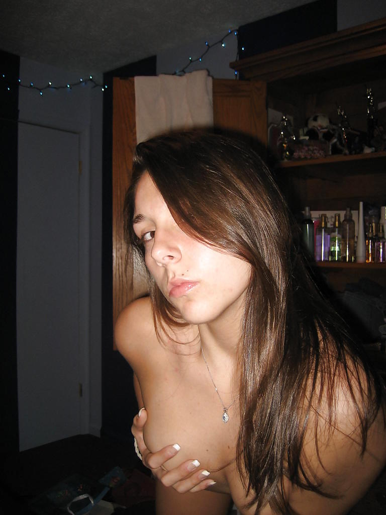 Pretty Amateur Terry pict gal