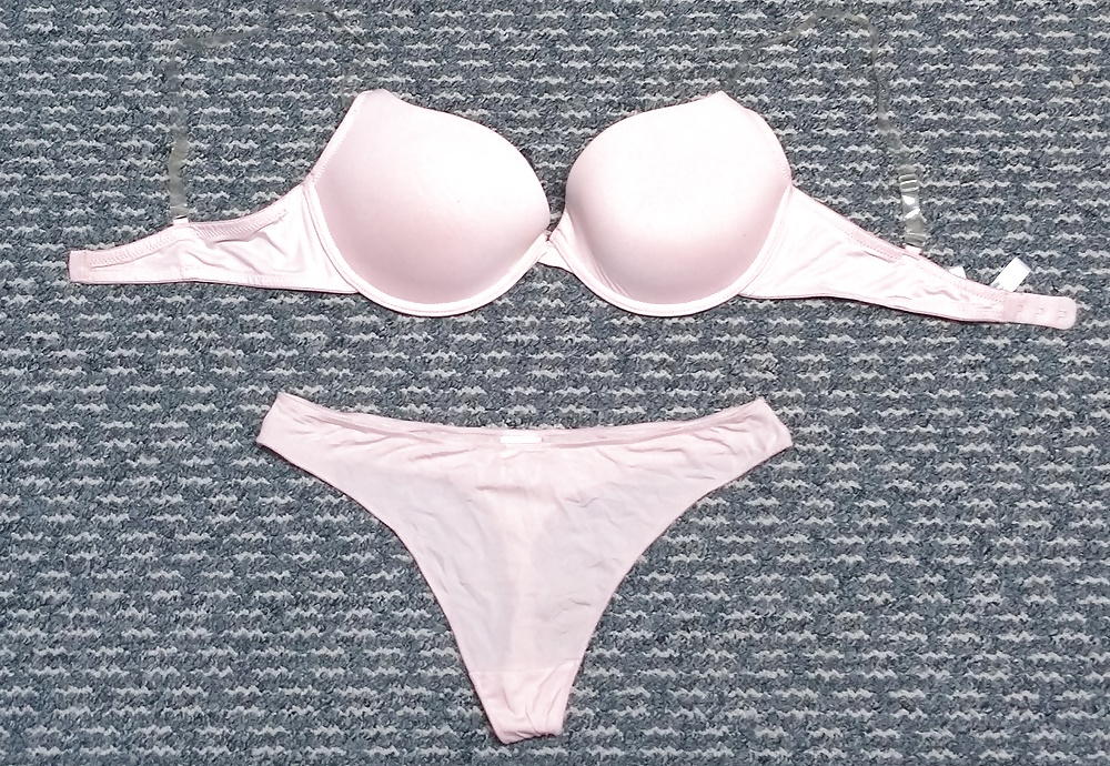 Unterwaesche der 29 jaehrigen Ehehure #1 pict gal