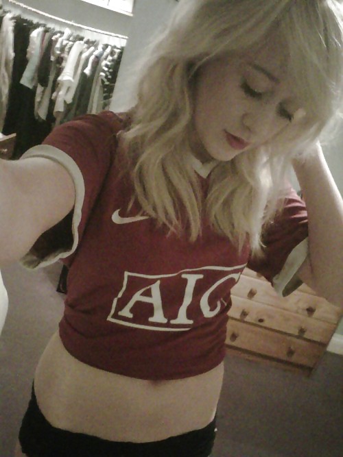 slags in footy tops pict gal