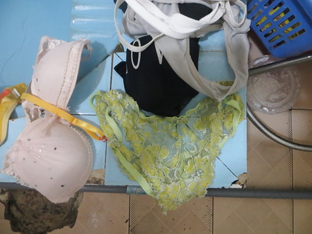Panties & bra of sexy neighbour girl 24-07-2014