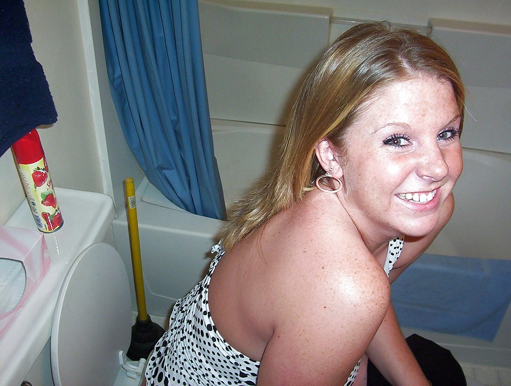 Meanwhile, in the bathroom.... pict gal