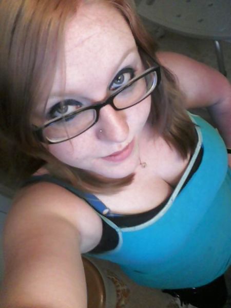 Teen Cleavage - Dressed pict gal
