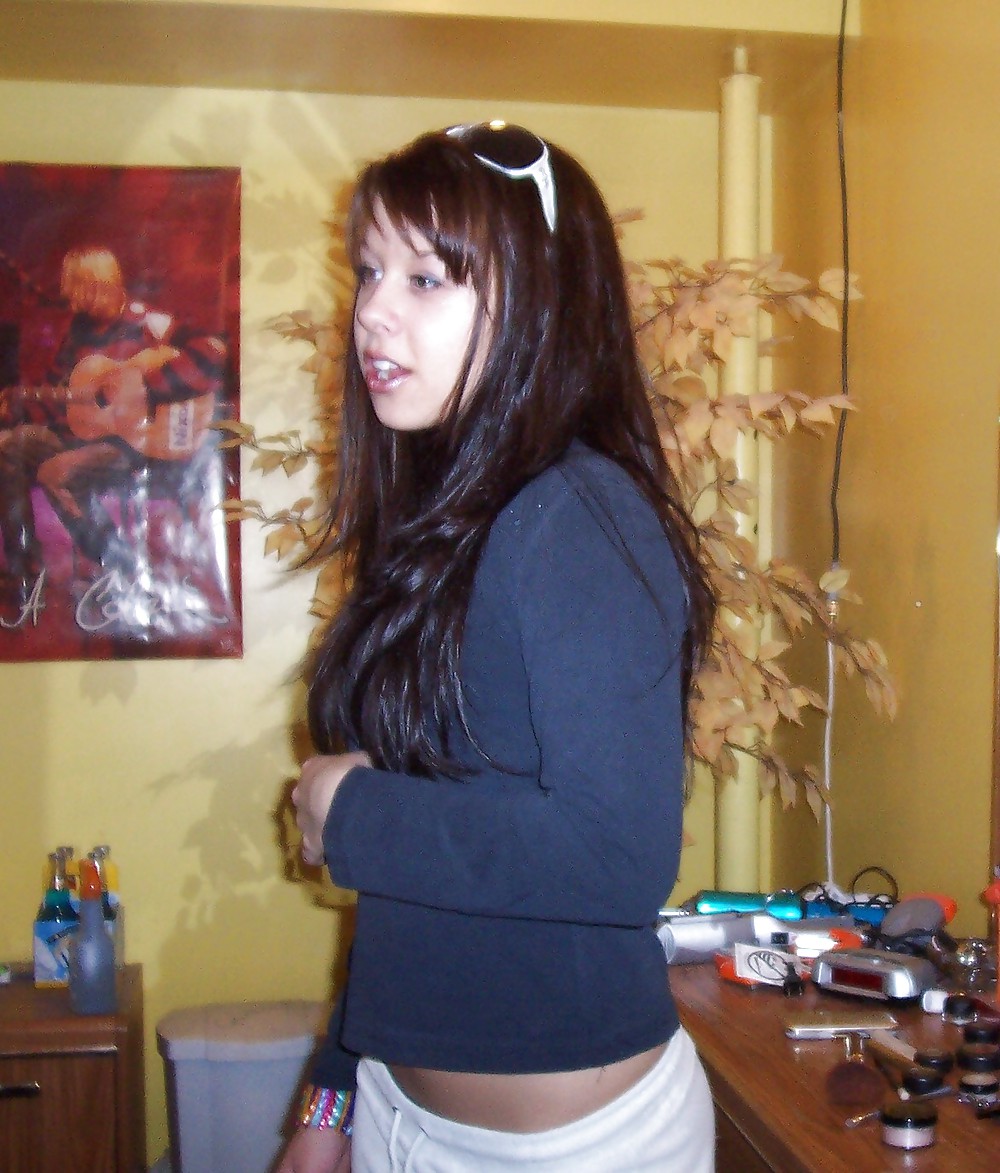 SingleStonerBabe From JoinUnTrue.com pict gal