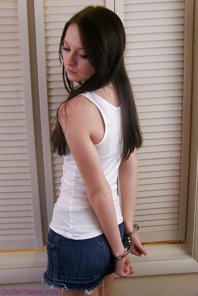 Teen Bondage 2 pict gal