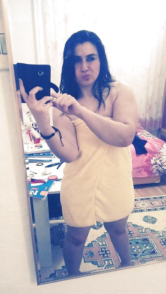 Turkish Turk hot Nermin pict gal