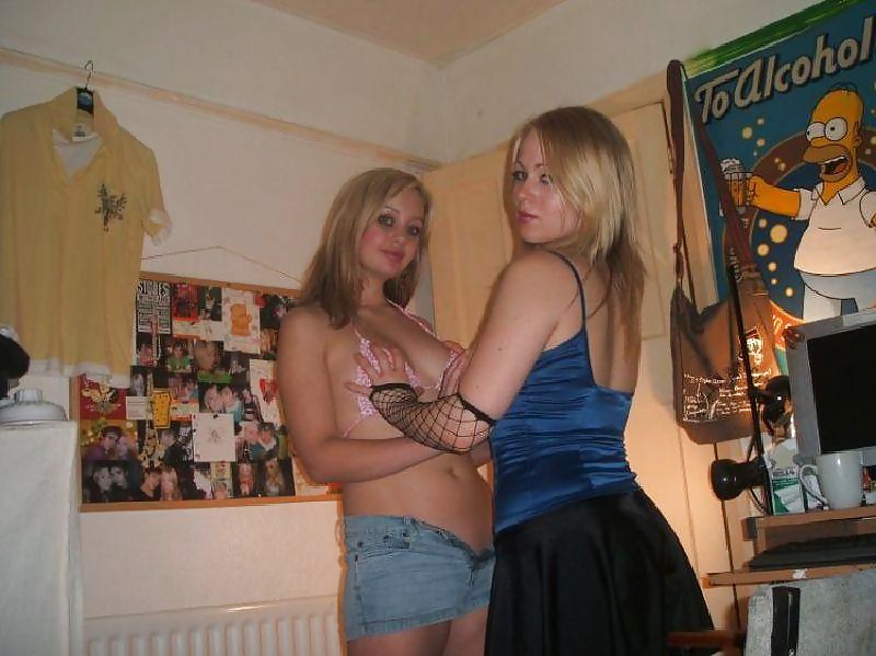 Bisexual slag from Bradford and her chav whore friend pict gal