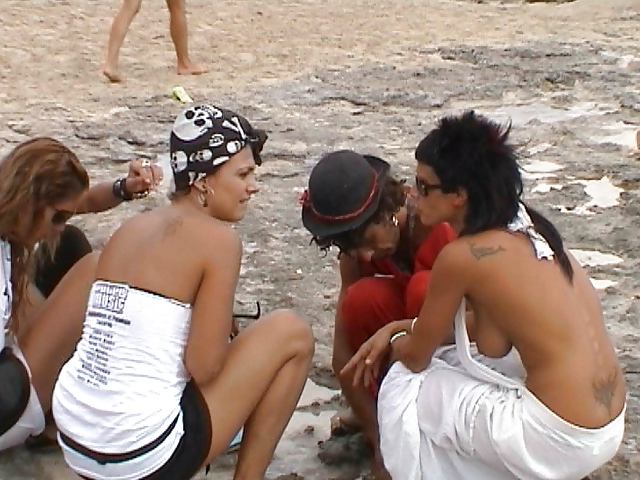 See through,upskirts, flashing, nip slip, ect 9 pict gal