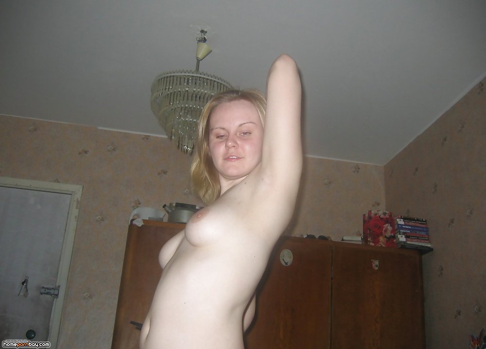 Russian amateur girl nude at home pict gal