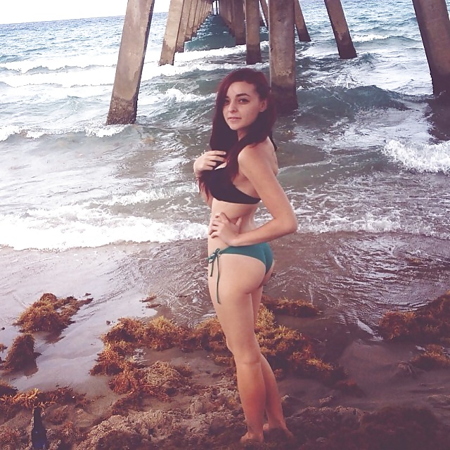 Sexy Arya Stark Lookalike pict gal